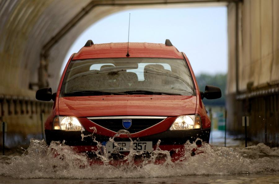 Dacia Logan MCV 2006 года  (фото 4 из 22)